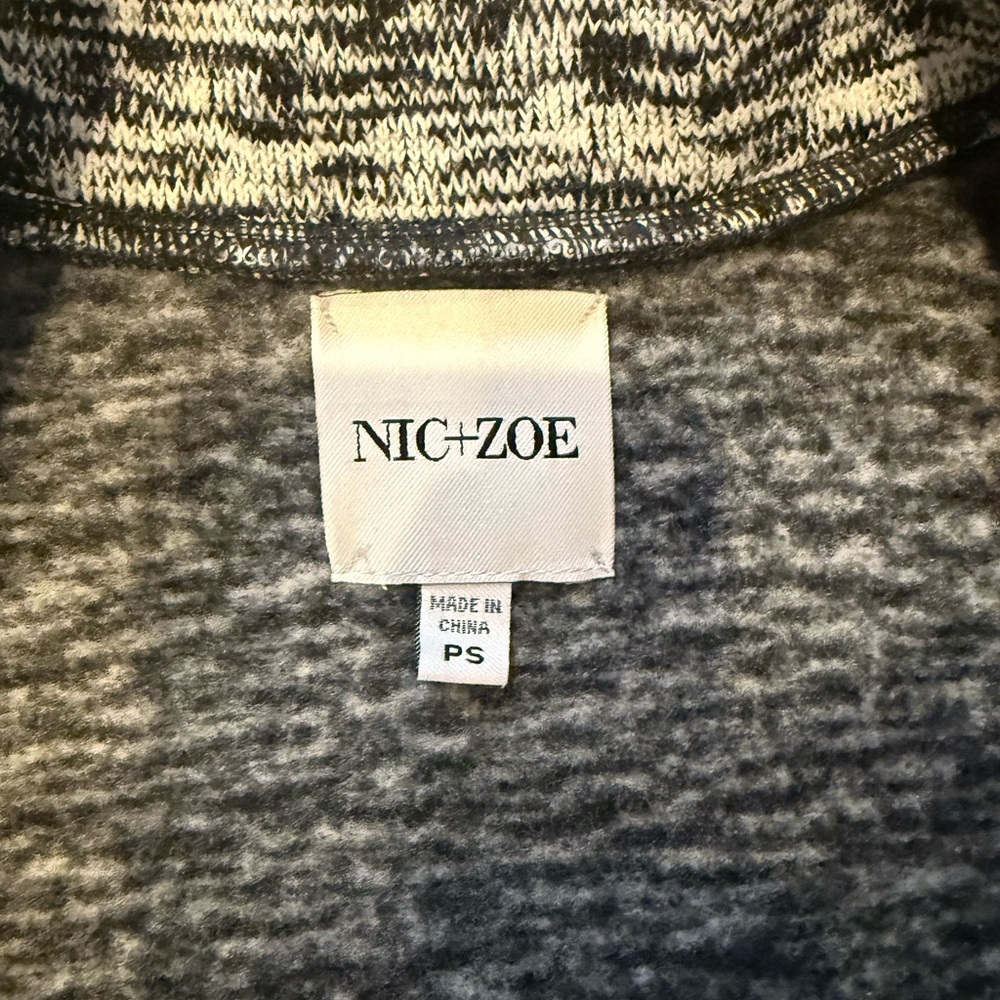 NIC+ZOE Black and White Knit Top